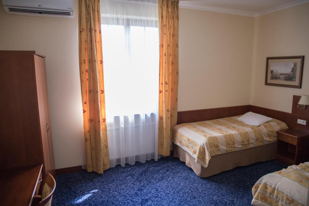 Hotel Sv. Ludmila Skalica Exterior foto